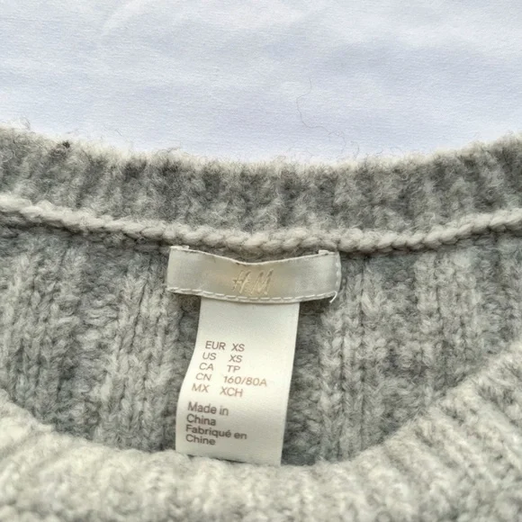 H&M | Grey Ribbed Knit Cropped Sweater - Picture 8 of 16